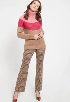 Hot Ana Alcazar Rollkragenpullover Binny