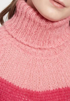 Hot Ana Alcazar Rollkragenpullover Binny