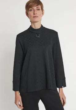 Hot Ana Alcazar Shirt Hemma