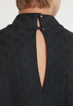 Hot Ana Alcazar Shirt Hemma