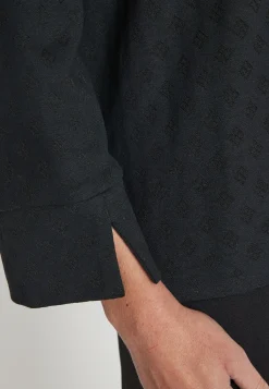 Hot Ana Alcazar Shirt Hemma
