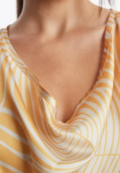 Online Ana Alcazar Wasserfalltop Zeara